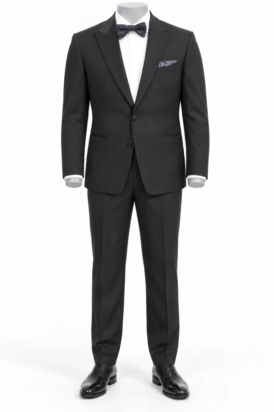 Traje de ceremonia negro, solapa de pico